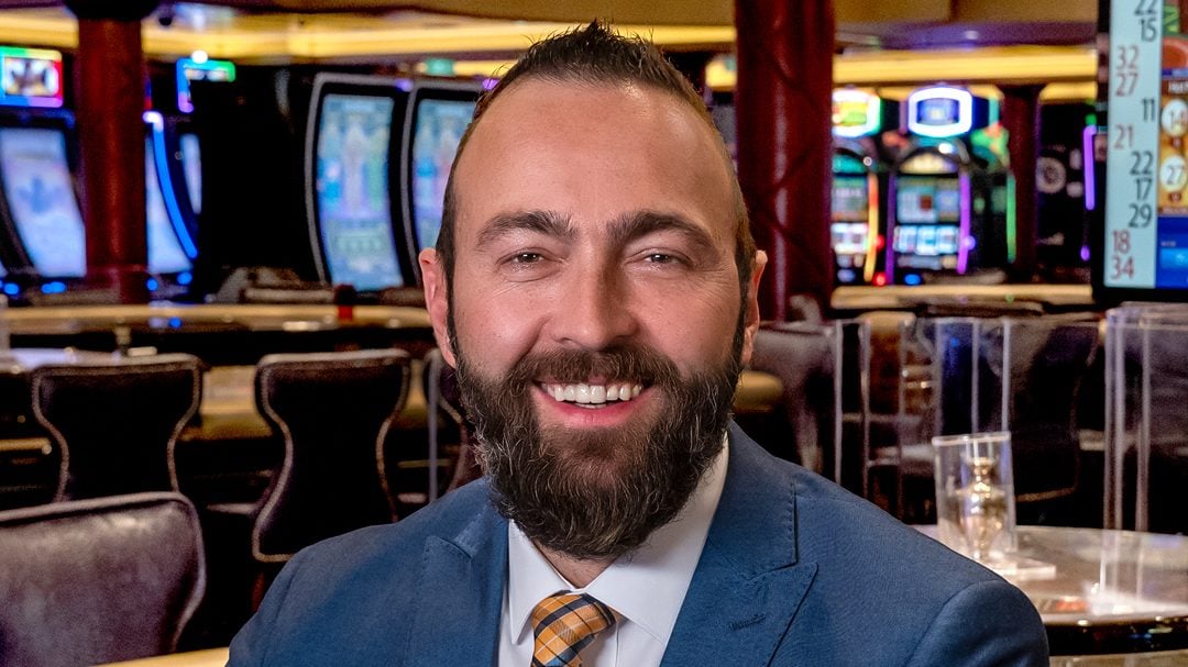 Conduct tale games at the casino.<br />
Department: Casino