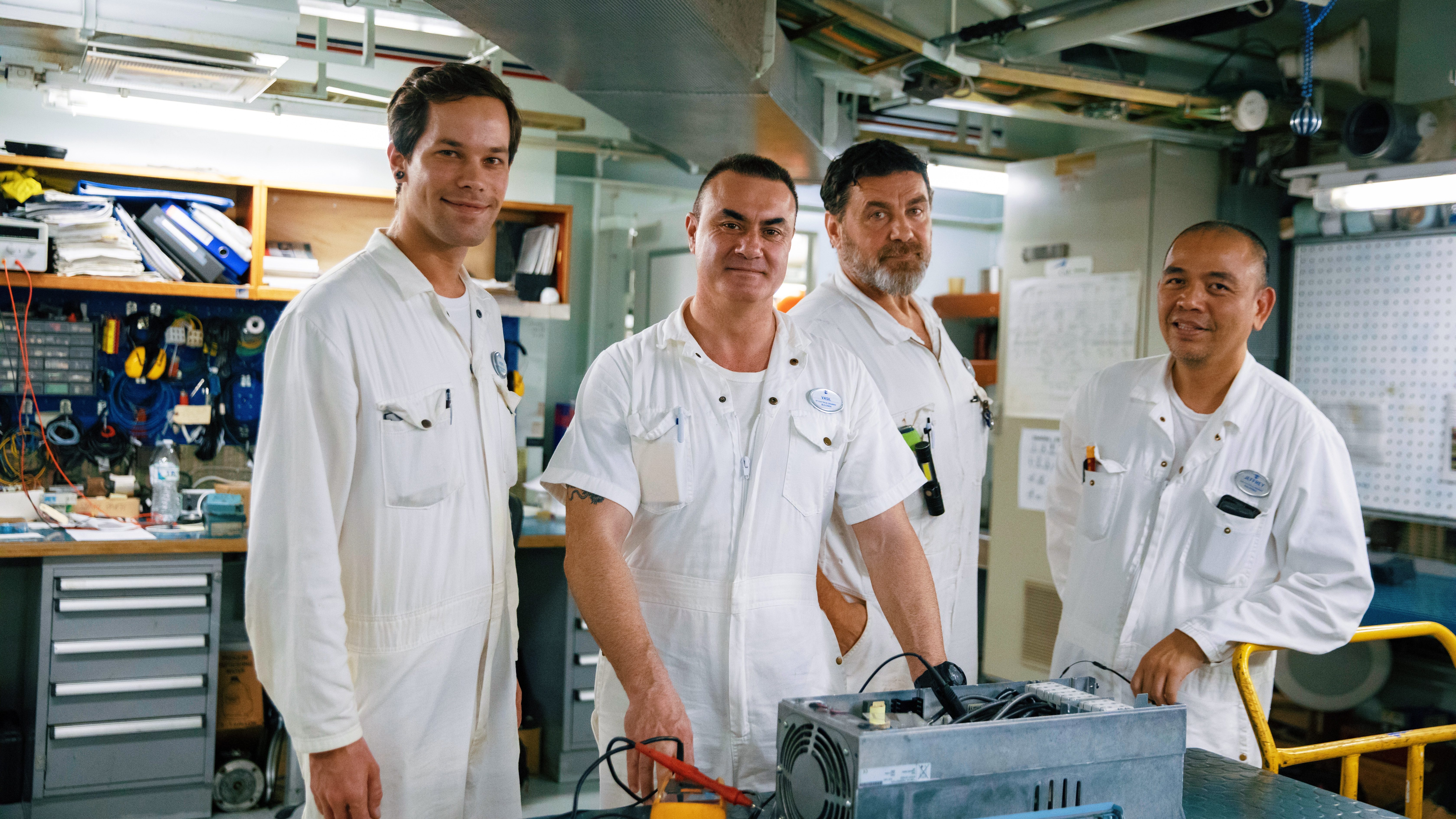 Responsible for all of the ship's main systems.<br />
Department: Engine